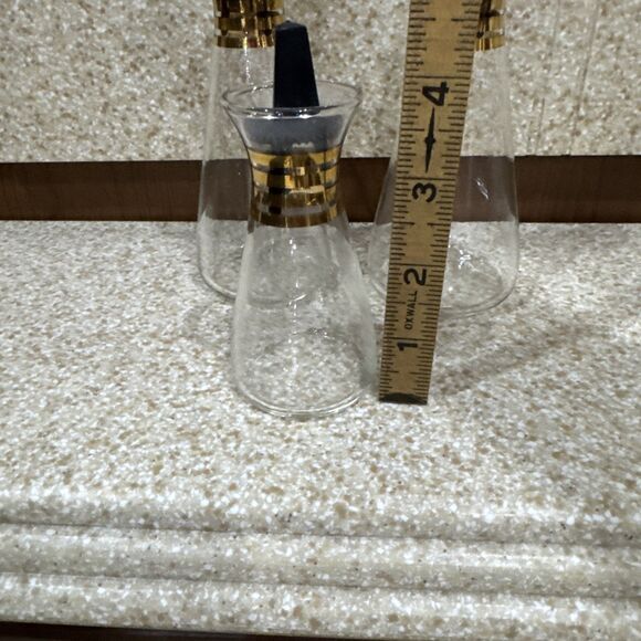 Pyrex Oil & Vinegar Cruets Salt & Pepper Shakers Gold Bands 3pc Set MCM Atomic - Picture 8 of 8